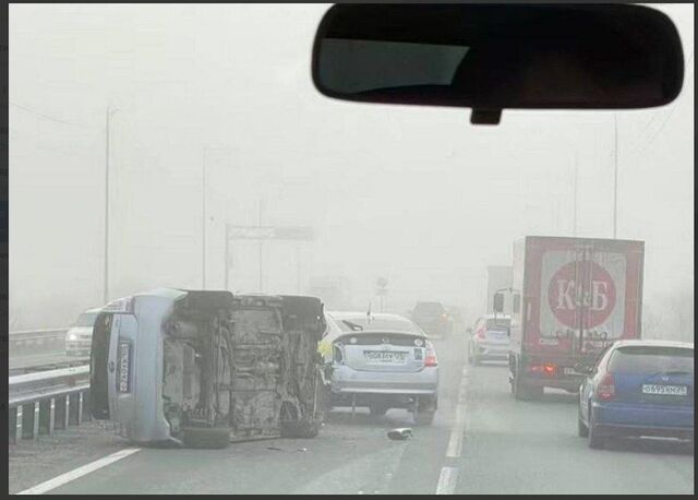 Два «Приуса» не поделили трассу из Владивостока в аэропорт - PRIMPRESS, 13.04.2026