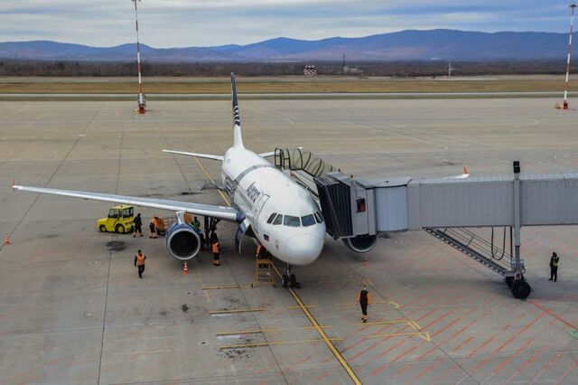 Самолёт авиакомпании «Аврора» подал сигнал бедствия в аэропорту Владивостока - PRIMPRESS, 15.04.2026
