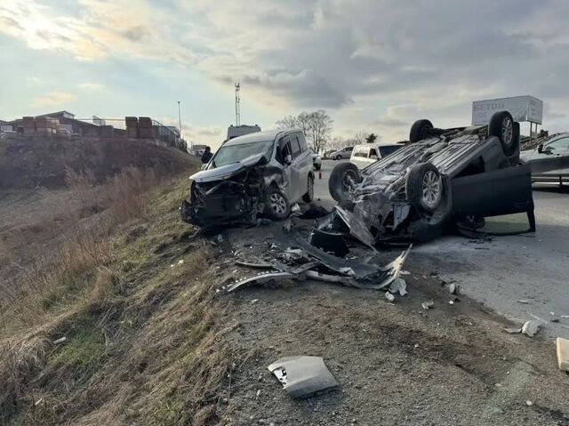 Выезд на «встречку» привёл к жёсткому лобовому удару на трассе Хабаровск – Владивосток - PRIMPRESS, 15.04.2026