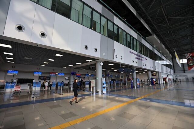 Самолет второй день не может вылететь из Владивостока в Москву из-за неисправности - PRIMPRESS, 19.04.2026