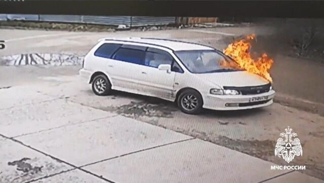 Драма в Приморье: мама с ребёнком успели спастись из вспыхнувшей легковушки - PRIMPRESS, 29.04.2026