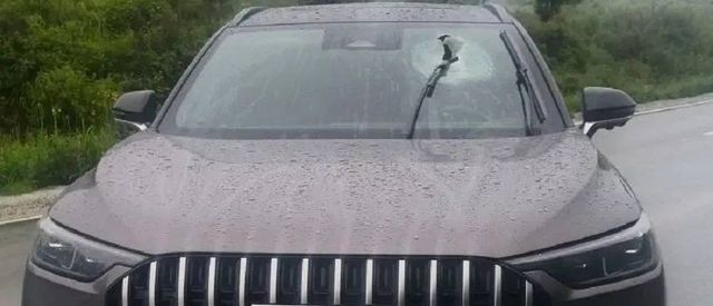 Булыжник вылетел из большегруза и разнёс встречный автомобиль в Приморье - PRIMPRESS, 28.07.2026