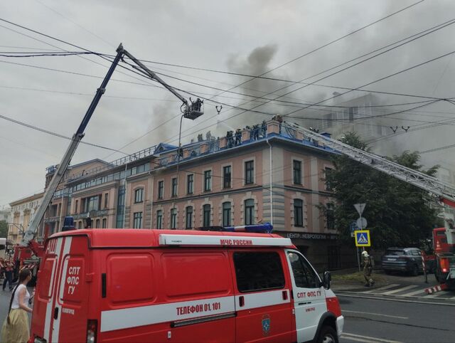 Женщину оперировали во время тушения пожара в медцентре на Большой Покровской Женщину оперировали во время тушения пожара в медцентре на Большой Покровской - Региональное информационное агентство «Время Н», 10.06.2025