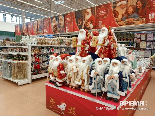 «Праздник к нам приходит»: новогодняя атрибутика начала появляться в нижегородских магазинах - Региональное информационное агентство «Время Н», 21.10.2025
