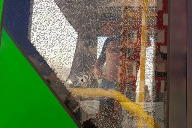 Суд арестовал уральца, атаковавшего автобус и водителя - 66.ru — Городской портал Екатеринбурга, 04.07.2026