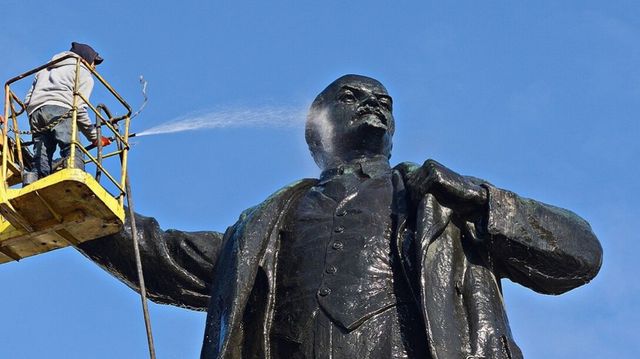 На месте снесенного памятника Ленину открыли музыкальный фонтан. Видео - 66.ru — Городской портал Екатеринбурга, 17.07.2026