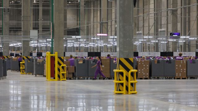 Минпромторг не спешит восстанавливать атакованные склады. И еще 10 главных новостей ночи - 66.ru — Городской портал Екатеринбурга, 09.09.2026