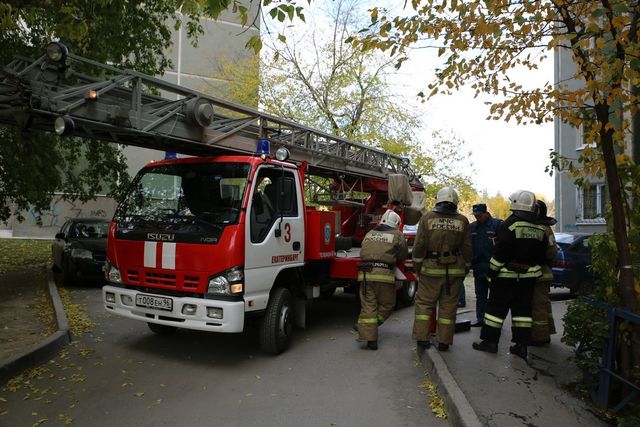 В пожаре на Эльмаше погиб житель дома - 66.ru — Городской портал Екатеринбурга, 04.10.2026