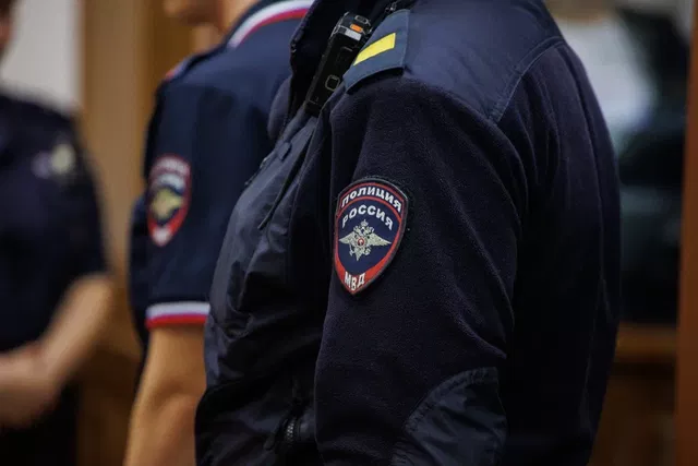 Полицейские выстрелили в студента, который поджег их служебные авто - 66.ru — Городской портал Екатеринбурга, 15.10.2026