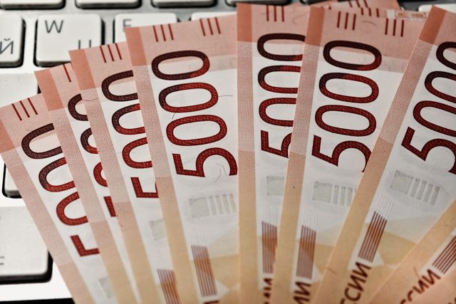 Оклады работников федеральных ведомств вырастут вдвое. И еще 10 главных новостей ночи - 66.ru — Городской портал Екатеринбурга, 29.10.2026