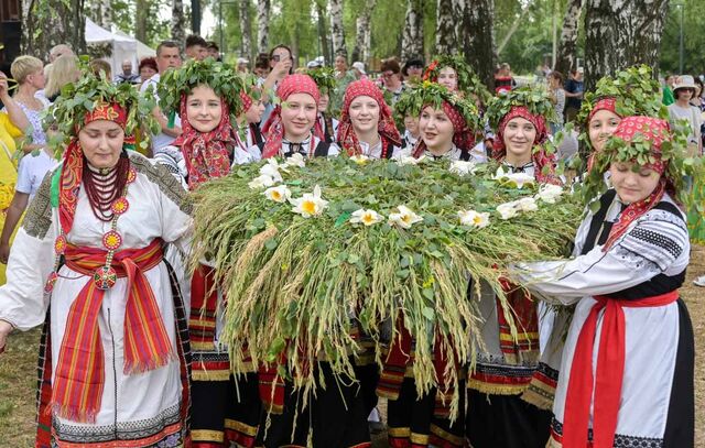 Под Воронежем прошел масштабный фольклорный фестиваль «На Троицу» - Леди.Врн, 08.06.2025