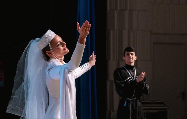 В Воронеже состоялось открытие XXV Международного фестиваля «Возьмемся за руки, друзья!» В Воронеже состоялось открытие XXV Международного фестиваля «Возьмемся за руки, друзья!» - Леди.Врн, 15.11.2025