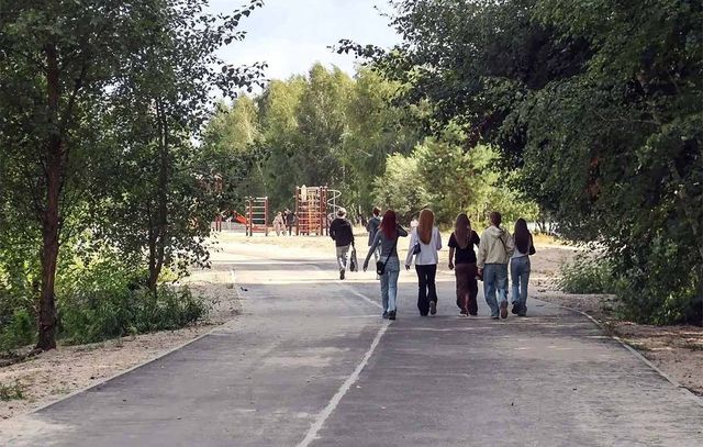 На набережной Артамонова в Воронеже установили скамейки и оборудовали площадки - Леди.Врн, 14.08.2026