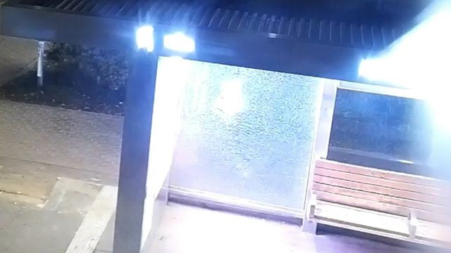 В Приокском районе подростки разбили «умную» остановку. - Нижний сейчас, 12.10.2026