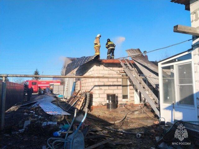 Пожар в частном доме под Челябинском: эвакуировались шесть человек, включая детей - Информационное агентство «Урал-пресс-информ», 03.11.2025