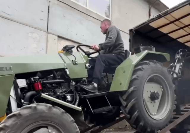 Передача мини-трактора «Уралец» военнослужащим от жителей Еманжелинского района Передача мини-трактора «Уралец» военнослужащим от жителей Еманжелинского района - Информационное агентство «Урал-пресс-информ», 08.11.2025