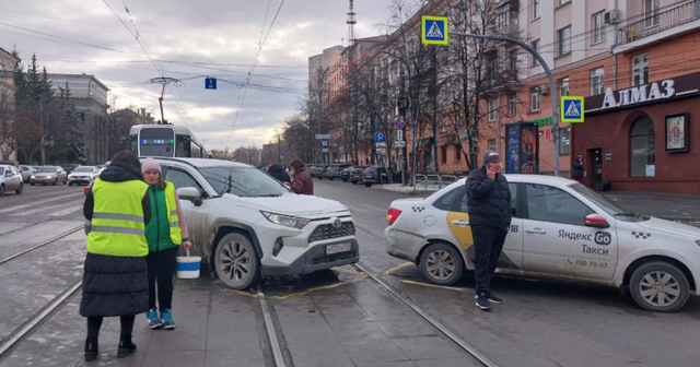 В Челябинске из-за ДТП на путях закрыли движение трамваев на вокзал - Информационное агентство «Урал-пресс-информ», 10.11.2025