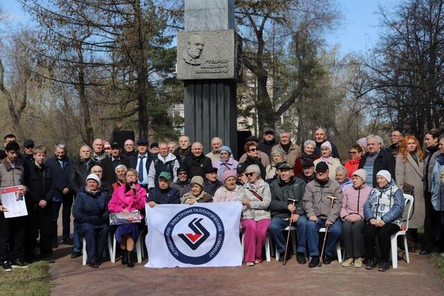 В Челябинске почтили память легендарного металлурга Владимира Гусарова - Информационное агентство «Урал-пресс-информ», 16.04.2026