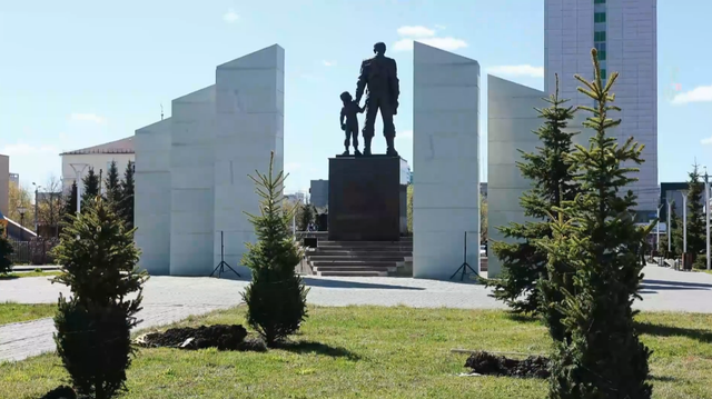 В Челябинске высадили ели в память о героях Великой Отечественной войны - Информационное агентство «Урал-пресс-информ», 29.04.2026