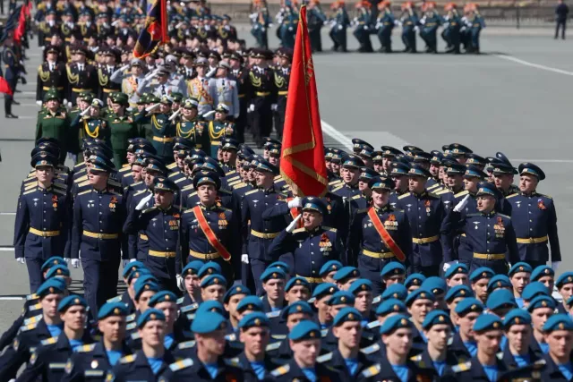Парад Победы в Челябинске объединил южноуральцев разных поколений - Информационное агентство «Урал-пресс-информ», 09.05.2026