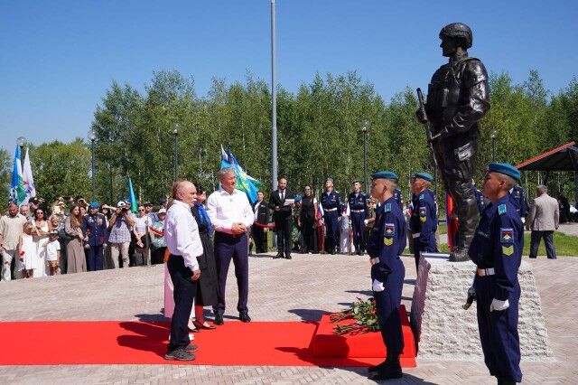 Памятник Герою России Максиму Серафимову открыли в Башкирии - Лента новостей НТА-Приволжье, 02.08.2025