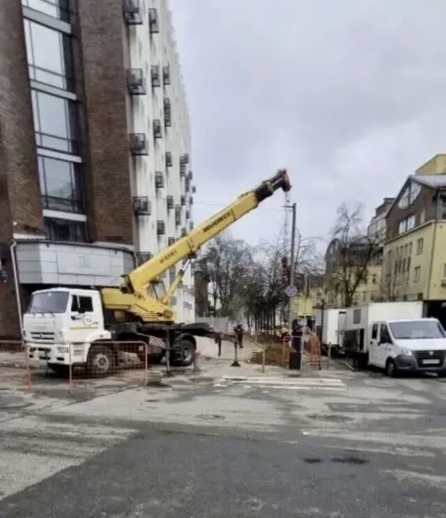 Утечку локализовали на перекрестке Ошарской и Грузинской в Нижнем Новгороде - Лента новостей НТА-Приволжье, 19.04.2026