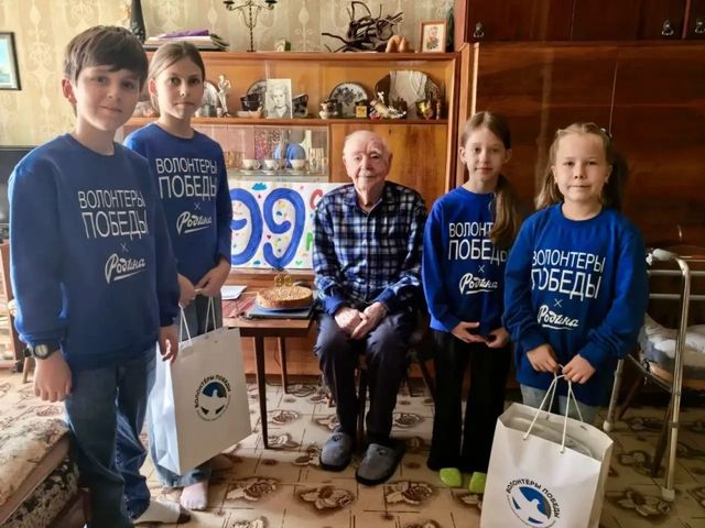 Волонтеры Победы поздравили Олега Соломина с 99-летием - Лента новостей НТА-Приволжье, 21.09.2026