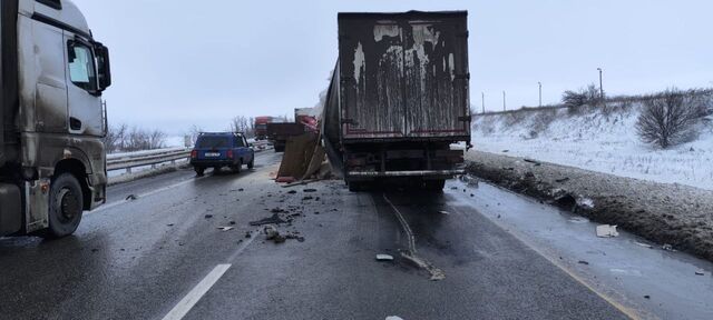 Один человек погиб в столкновении четырёх грузовиков на М-4 под Ростовом - Новости Ростова-на-Дону - последние новости Ростова-на-Дону сегодня на 1rnd.ru, 04.02.2025