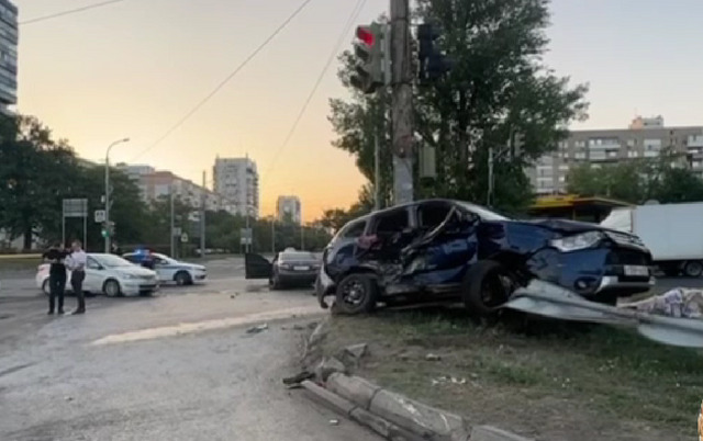 В Ростове водитель без прав устроил смертельное ДТП при попытке уйти от погони - Новости Ростова-на-Дону - последние новости Ростова-на-Дону сегодня на 1rnd.ru, 08.07.2025