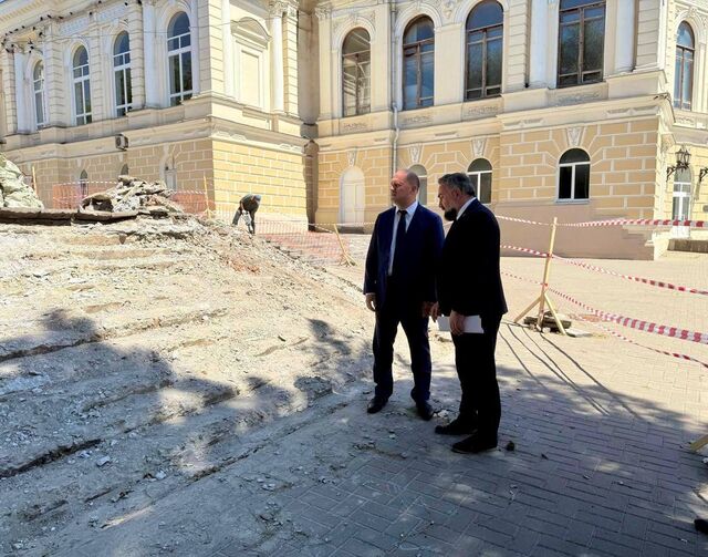 Скрябин лично проверил, как идёт ремонт лестниц у молодежного театра и в парке Фрунзе - Новости Ростова-на-Дону - последние новости Ростова-на-Дону сегодня на 1rnd.ru, 30.07.2025