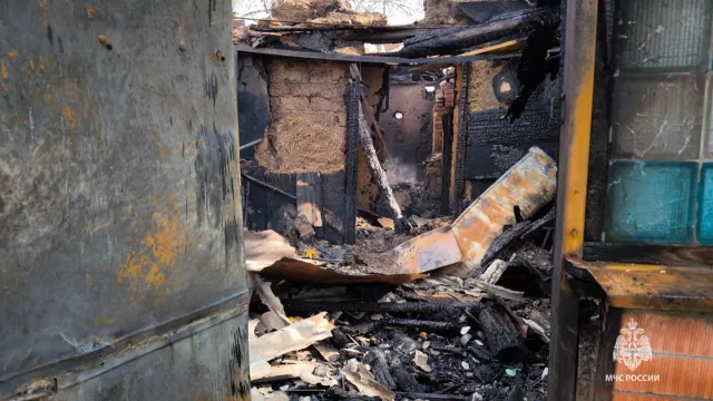 При пожаре в Азовском районе ожоги получил 83-летний хозяин дома При пожаре в Азовском районе ожоги получил 83-летний хозяин дома - Новости Ростова-на-Дону - последние новости Ростова-на-Дону сегодня на 1rnd.ru, 04.11.2025