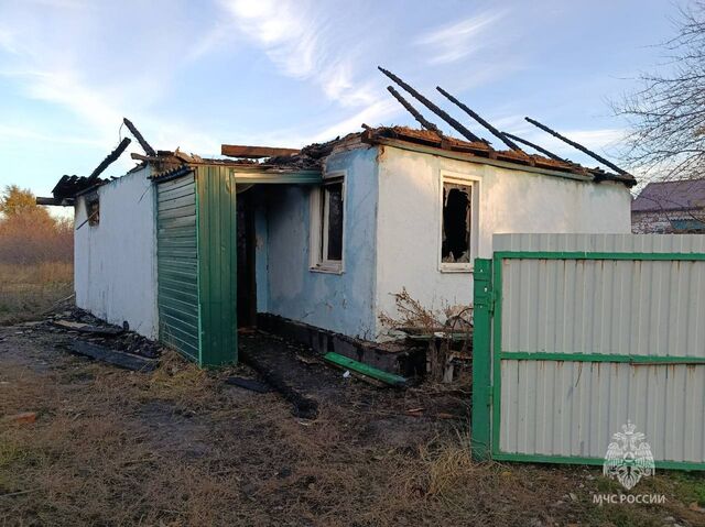 Пожар в хуторе Обухов-4 оставил семью без дома - Новости Ростова-на-Дону - последние новости Ростова-на-Дону сегодня на 1rnd.ru, 05.11.2025