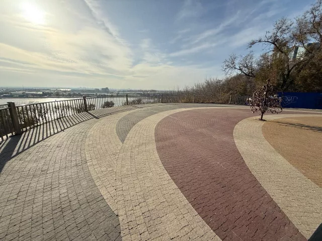 На Седова восстановили плиточное покрытие: работы не прекращаются На Седова восстановили плиточное покрытие: работы не прекращаются - Новости Ростова-на-Дону - последние новости Ростова-на-Дону сегодня на 1rnd.ru, 19.11.2025