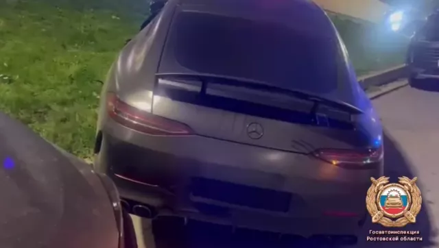 На проспекте Королева в Ростове водитель Mercedes-Benz спровоцировал массовую аварию и скрылся - Новости Ростова-на-Дону - последние новости Ростова-на-Дону сегодня на 1rnd.ru, 19.11.2025