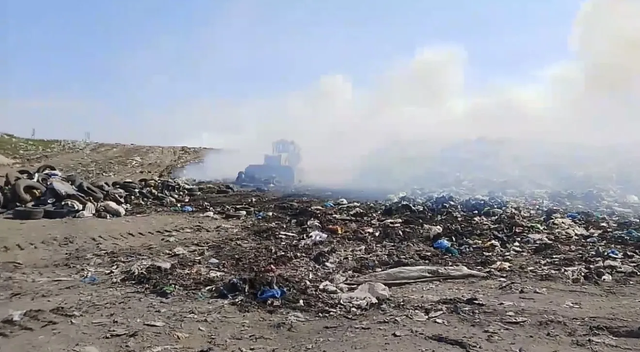 Семь единиц техники работают на тлеющем полигоне в Ростовской области - Новости Ростова-на-Дону - последние новости Ростова-на-Дону сегодня на 1rnd.ru, 23.03.2026