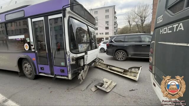 В Ростове столкнулись два пассажирских автобуса: есть пострадавший - Новости Ростова-на-Дону - последние новости Ростова-на-Дону сегодня на 1rnd.ru, 15.04.2026