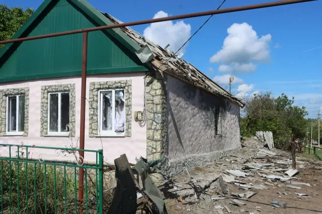 Разбитые дома и автомобили, гибель животных и возгорание газовой трубы: последствия атаки в Матвеево-Курганском районе - Новости Ростова-на-Дону - последние новости Ростова-на-Дону сегодня на 1rnd.ru, 30.05.2026