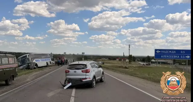 Водитель погиб: две легковушки и пассажирский автобус столкнулись в Матвеево-Курганском районе - Новости Ростова-на-Дону - последние новости Ростова-на-Дону сегодня на 1rnd.ru, 27.06.2026