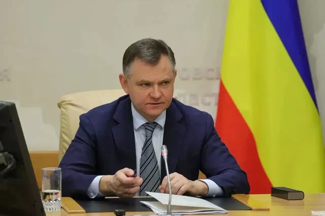Губернатор Юрий Слюсарь: все службы стянуты к местам падения БПЛА в Азове и Таганроге Губернатор Юрий Слюсарь: все службы стянуты к местам падения БПЛА в Азове и Таганроге - Новости Ростова-на-Дону - последние новости Ростова-на-Дону сегодня на 1rnd.ru, 10.07.2026