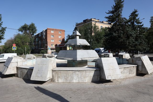 Неработающий фонтан снесут на проспекте Карла Маркса в Каменске-Шахтинском Неработающий фонтан снесут на проспекте Карла Маркса в Каменске-Шахтинском - Новости Ростова-на-Дону - последние новости Ростова-на-Дону сегодня на 1rnd.ru, 11.08.2026