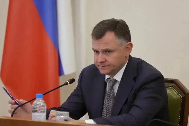 Губернатор Юрий Слюсарь посетил пострадавшие от атаки дома в Каменске-Шахтинском - Новости Ростова-на-Дону - последние новости Ростова-на-Дону сегодня на 1rnd.ru, 16.08.2026