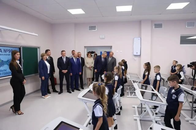 День знаний в Ростове: Скрябин и Слюсарь поздравили школьников и открыли новые школы - Новости Ростова-на-Дону - последние новости Ростова-на-Дону сегодня на 1rnd.ru, 01.09.2026