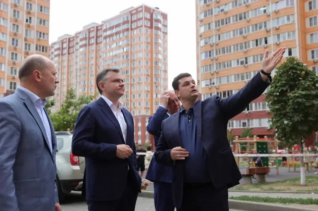 Губернатор посетил Левенцовку и центр Ростова после утренней атаки БПЛА Губернатор посетил Левенцовку и центр Ростова после утренней атаки БПЛА - Новости Ростова-на-Дону - последние новости Ростова-на-Дону сегодня на 1rnd.ru, 06.09.2026