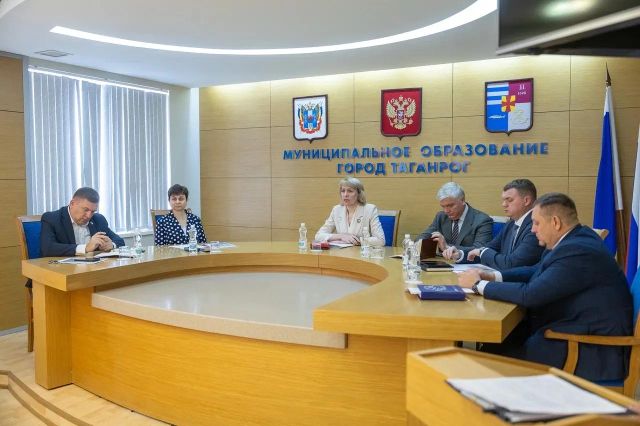 В Таганроге ликвидируют последствия атаки: повреждены 16 коммерческих зданий и 5 квартир В Таганроге ликвидируют последствия атаки: повреждены 16 коммерческих зданий и 5 квартир - Новости Ростова-на-Дону - последние новости Ростова-на-Дону сегодня на 1rnd.ru, 14.09.2026