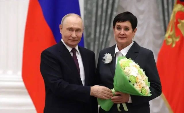 Учитель физкультуры из Ростова получила награду от Путина в День учителя Учитель физкультуры из Ростова получила награду от Путина в День учителя - Новости Ростова-на-Дону - последние новости Ростова-на-Дону сегодня на 1rnd.ru, 06.10.2026