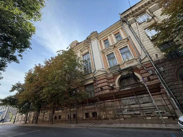 Здесь звучали Шаляпин и Маяковский: в Ростове продают бывшее здание Театра музкомедии, имеющее статус ОКН Здесь звучали Шаляпин и Маяковский: в Ростове продают бывшее здание Театра музкомедии, имеющее статус ОКН - Новости Ростова-на-Дону - последние новости Ростова-на-Дону сегодня на 1rnd.ru, 15.10.2026