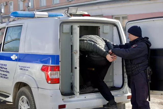 Оттолкнул у банкомата и снял 100 тысяч: в Шахтах задержали грабителя - Новости Ростова-на-Дону - последние новости Ростова-на-Дону сегодня на 1rnd.ru, 19.10.2026