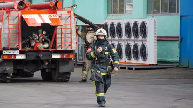 Площадь пожара на заводе под Ростовом после атаки БПЛА составила 2000 кв м - RostovGazeta, 10.01.2025