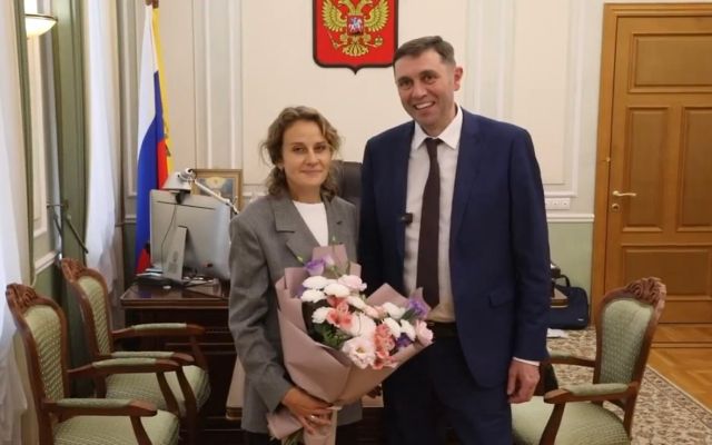 Мэр Воронежа Сергей Петрин призвал поддержать учителя физики лицея №6 Ольгу Ильину в голосовании на Всероссийском конкурсе «Классная тема!». Мэр Воронежа Сергей Петрин призвал поддержать учителя физики лицея №6 Ольгу Ильину в голосовании на Всероссийском конкурсе «Классная тема!». - Обозреватель.Врн, 24.09.2026