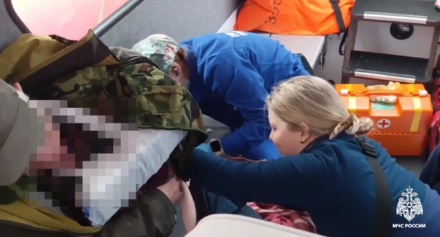 Мужчину срочно эвакуировали с острова во Владивосток: видео Мужчину срочно эвакуировали с острова во Владивосток: видео - Vladnews.ru - Новости Владивосток и Дальнего Востока, 25.05.2025